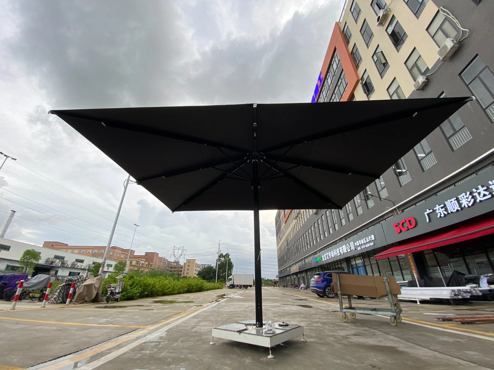 square cantilever umbrella