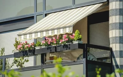 Choosing the Right Patio Awning: Retractable vs. Fixed Awnings